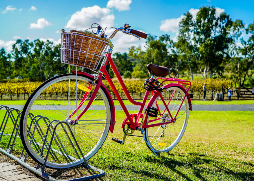 Miejskie stojaki rowerowe - komfort, bezpieczeństwo i mobilność